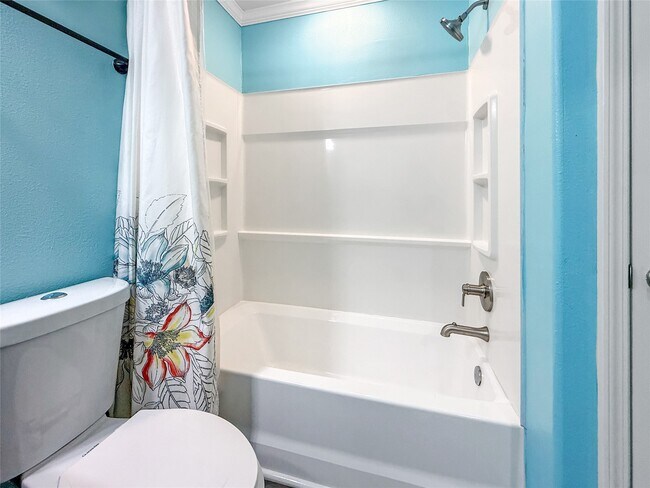 Building Photo - 9520 Seawall Blvd