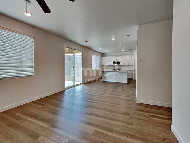 Building Photo - 12535 W Flynn Ln