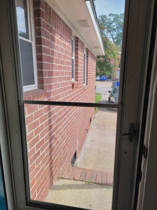 Building Photo - 2 Bedroom 1bath Oceanview/Bayview