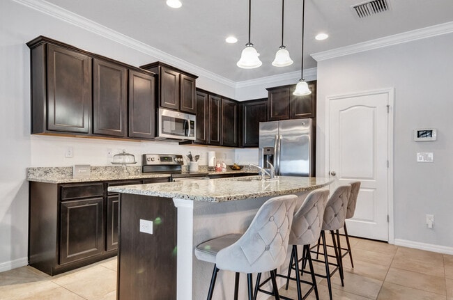 Building Photo - 10424 Red Carpet Ct