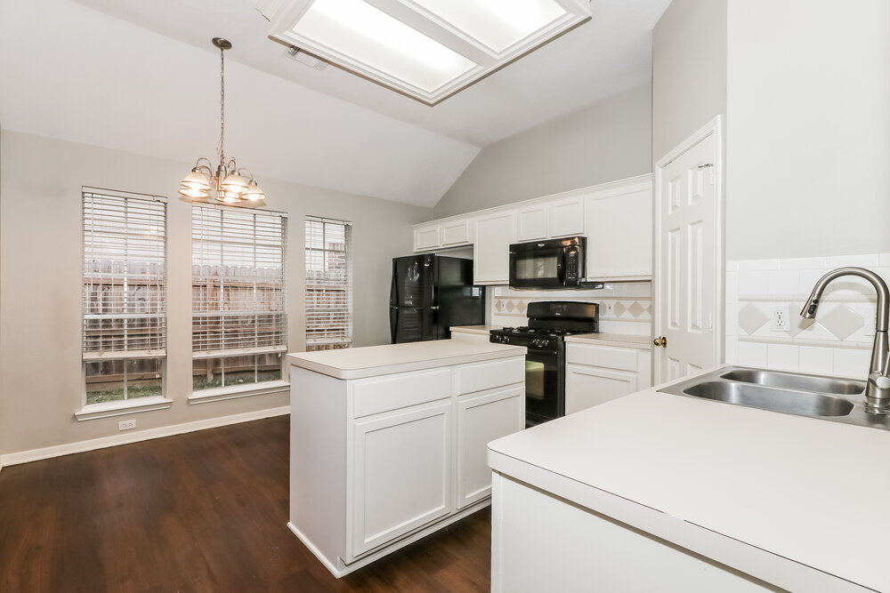 Building Photo - 607 Loggers Chase Ct