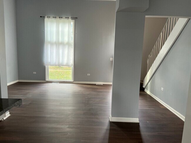 Building Photo - 1221 Springdale Cir