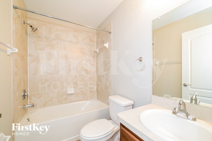 Building Photo - 109 Solis Dr