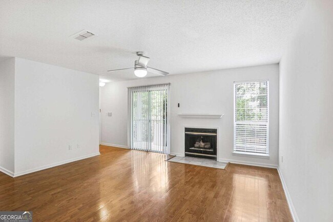 Building Photo - 432 Granville Ct