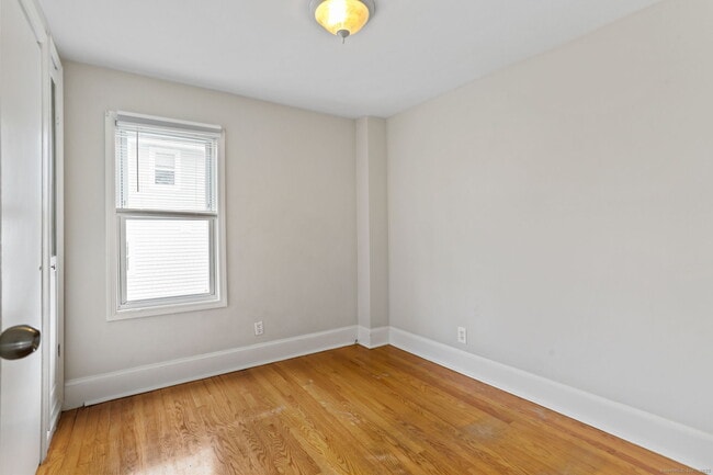 Building Photo - 8 3rd St