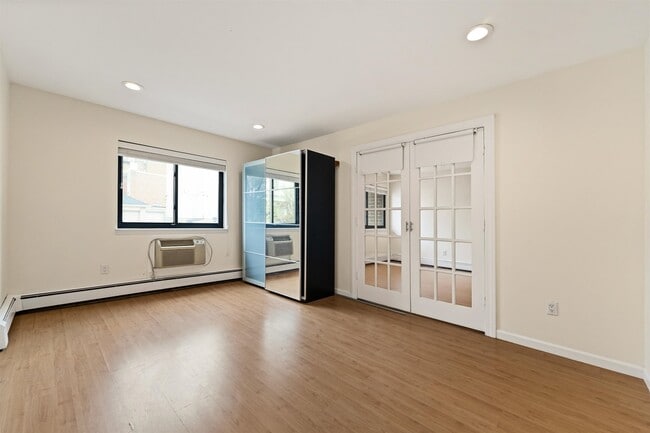 Building Photo - 7117 Park Ave