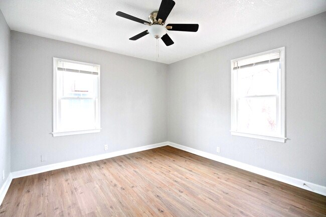 Building Photo - 1203 E 80th St