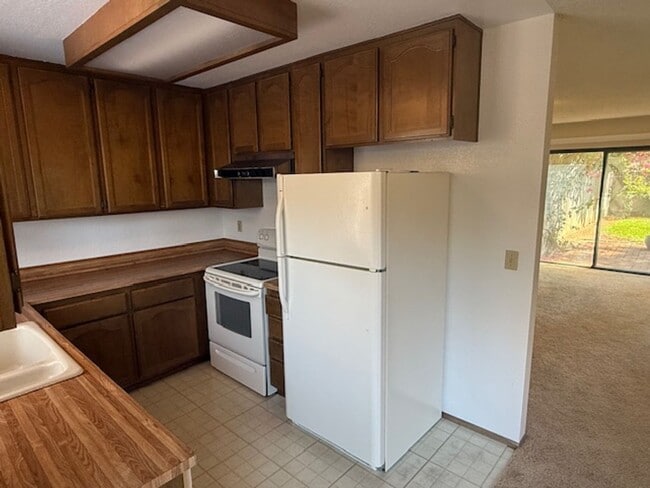 Building Photo - 3-Bed / 2.5 Bath Home in Quiet Benicia Hil...