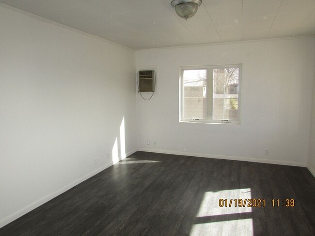 Building Photo - Newly remodeled 2 bedroom/2 bath home