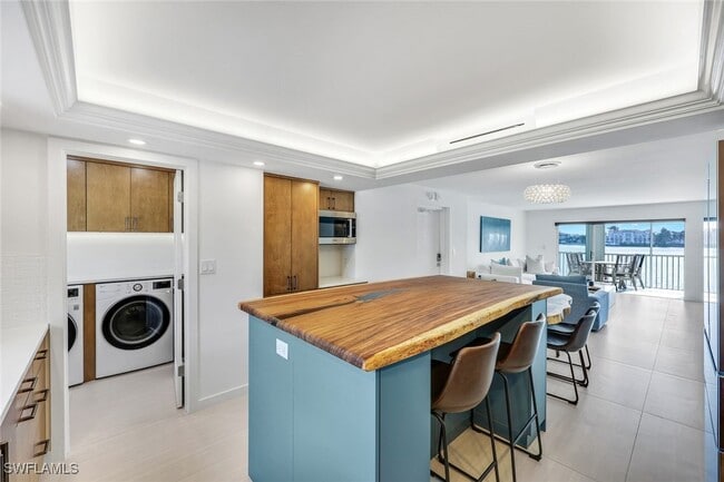 Building Photo - 9486 Gulf Shore Dr