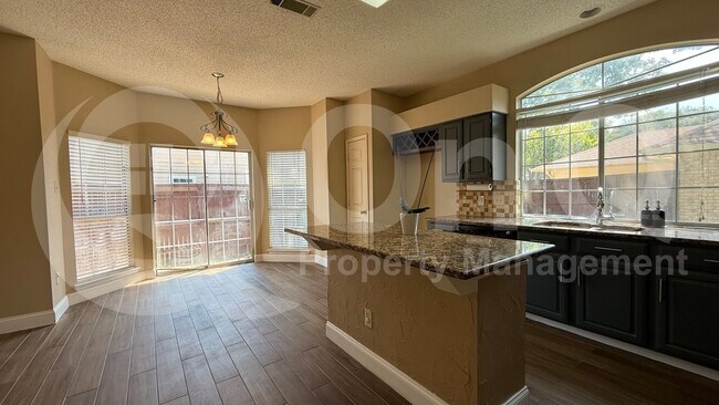 Building Photo - 304 Dakota Trail