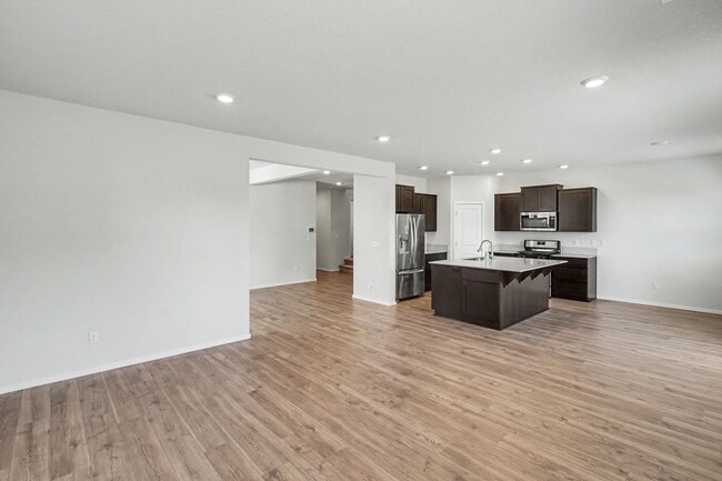 Building Photo - 4 Bed (plus BONUS ROOM), 2.5 Bath Newer Home in NE Salem