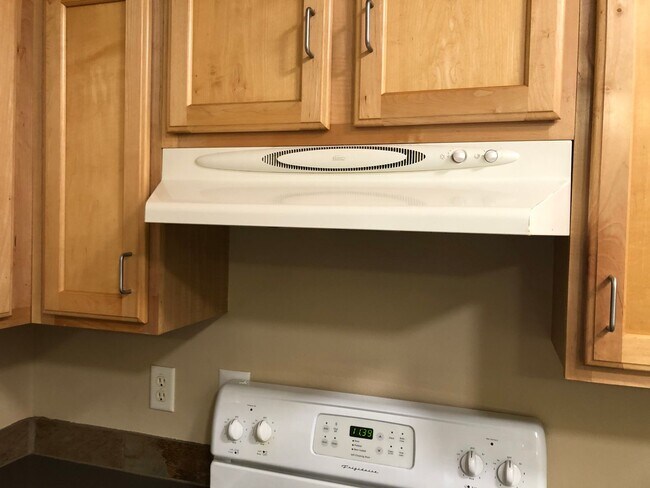 Building Photo - 3 Bed 2 Bath Condo in Bellingham near WWU