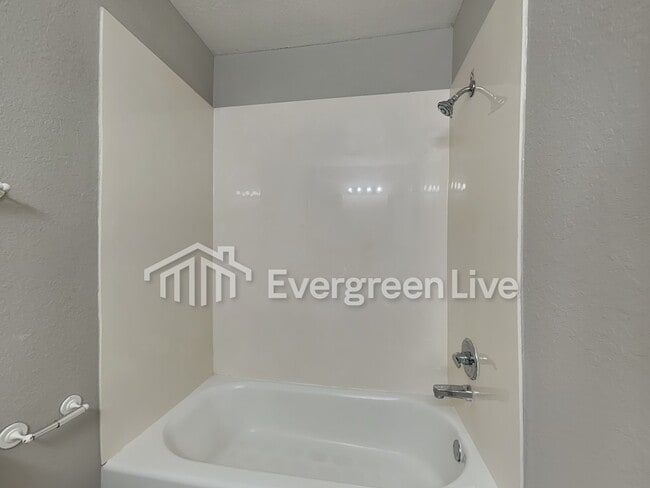 Building Photo - 6172 Milliken Bend