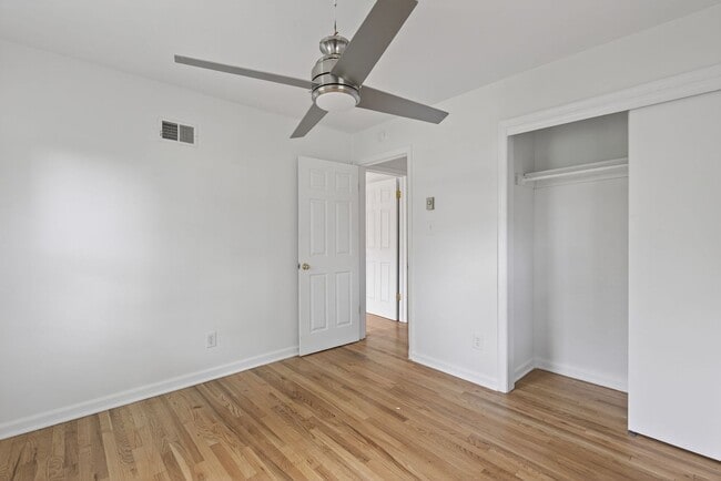 Building Photo - Lakeville Estates