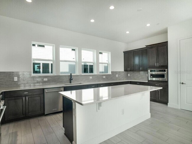 Building Photo - 2050 Packing District Wy