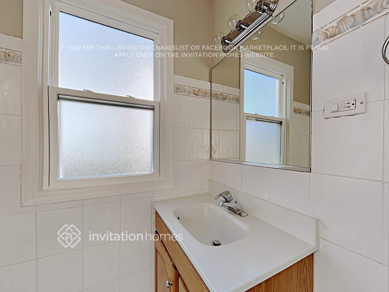 Building Photo - 9307 Nordica Ave