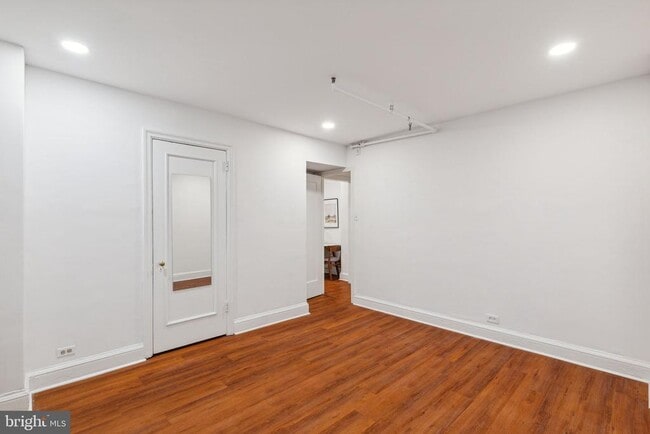 Building Photo - 2031 Locust St