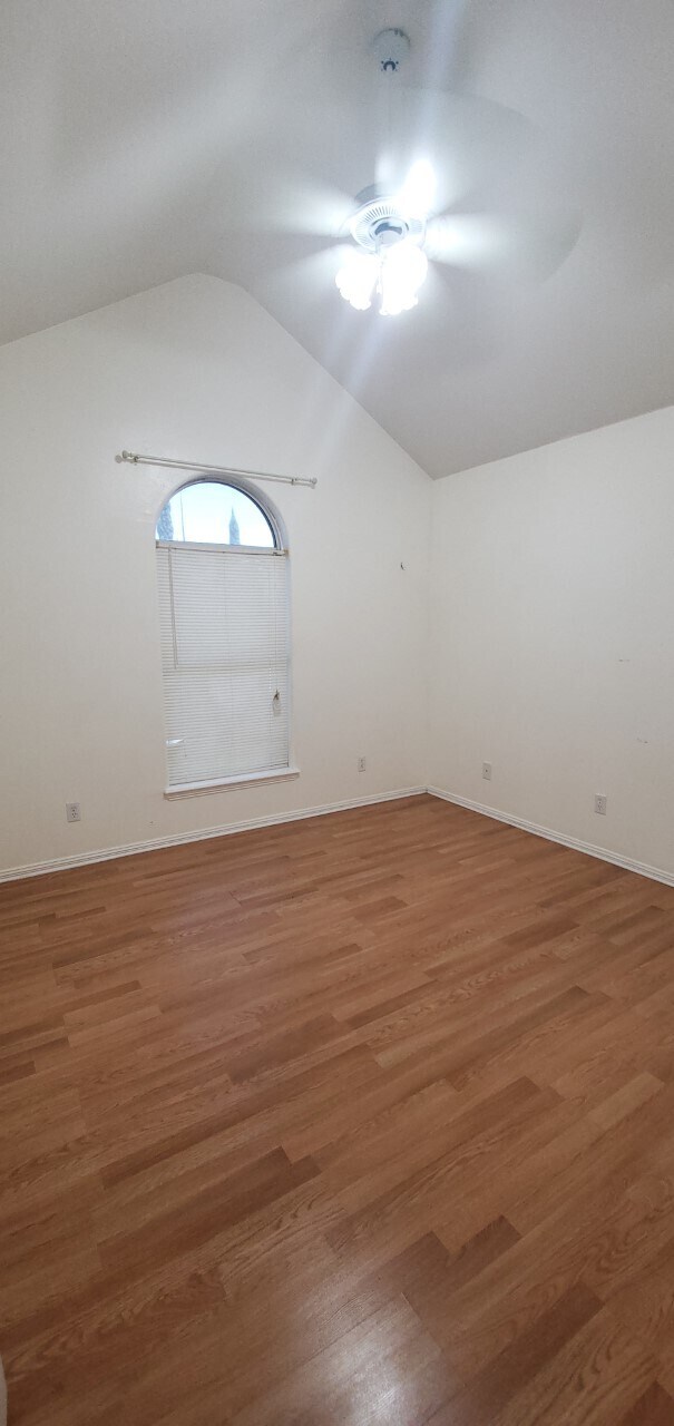 Building Photo - 917 W Toffee Dr