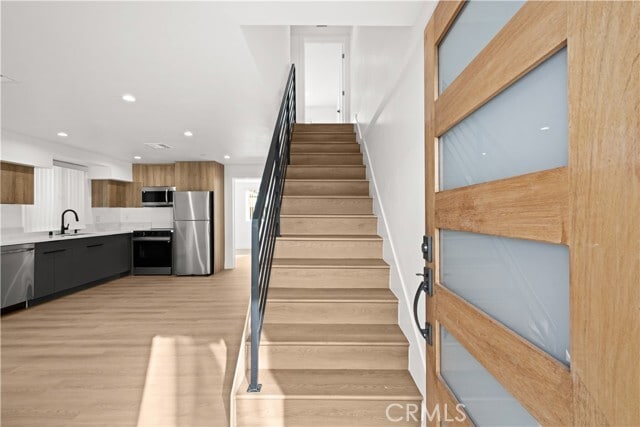 Building Photo - 2002 Hillcrest Dr