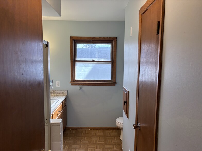 Bathroom - 8162 W Beckett Ave