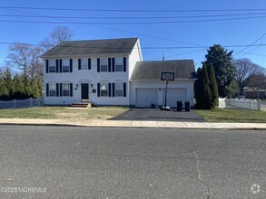 Building Photo - 692 Gerard Ave