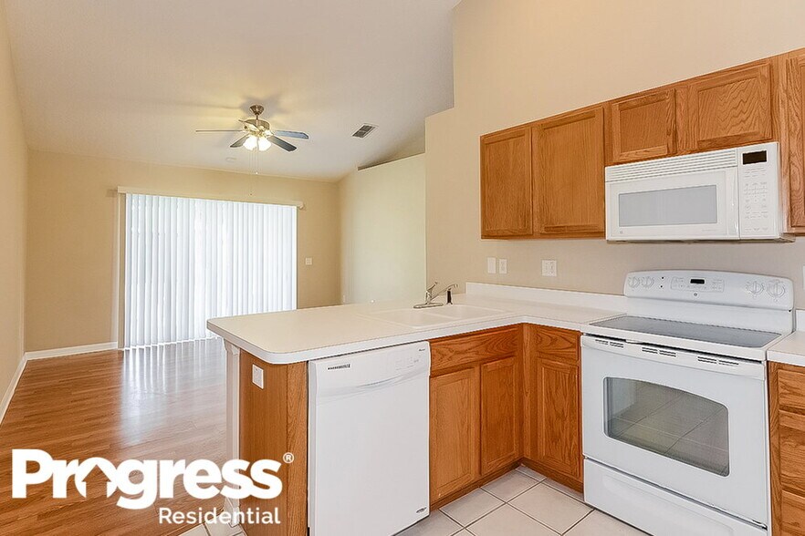 Building Photo - 25806 Bloomsbury Ct