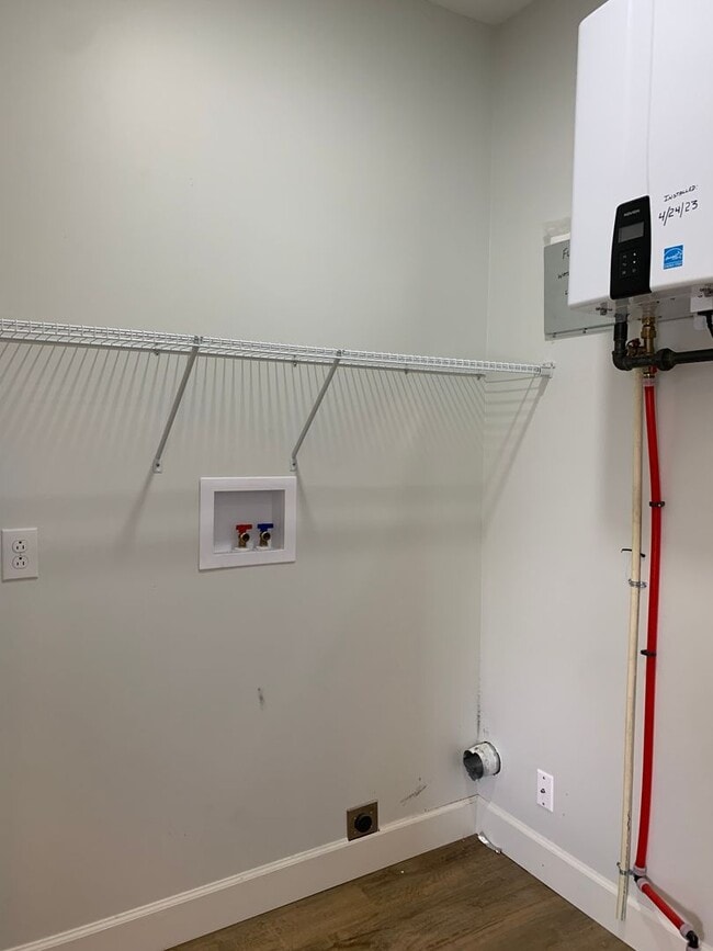 Building Photo - Newly Constructed Two bedroom Unit