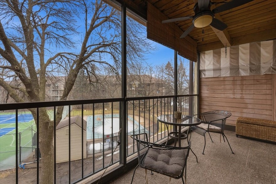 Building Photo - 10451 Greenbrier Rd