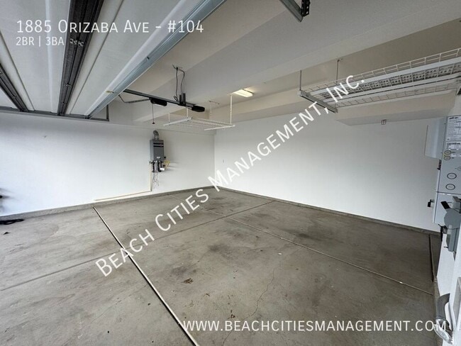 Building Photo - 1885 N Orizaba Ave