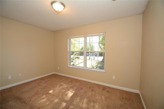 Building Photo - 33 Rosepetal Ln