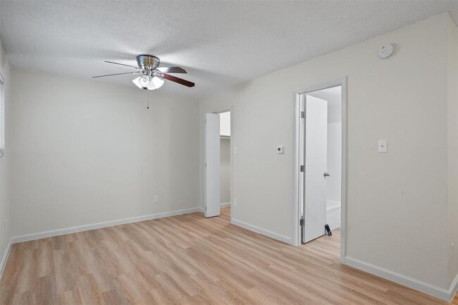 Building Photo - 4105 Speedway