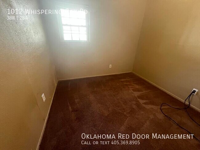 Building Photo - 1012 Whispering Oak Rd