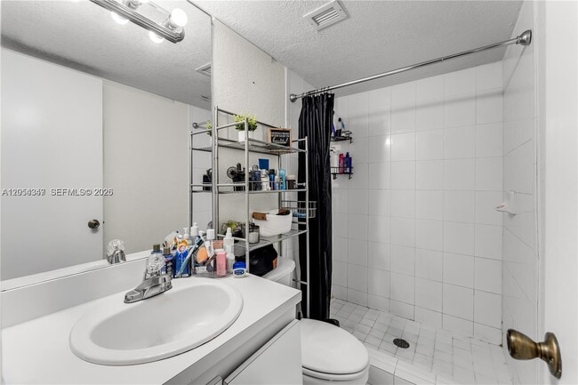 Building Photo - 9320 Fontainebleau Blvd