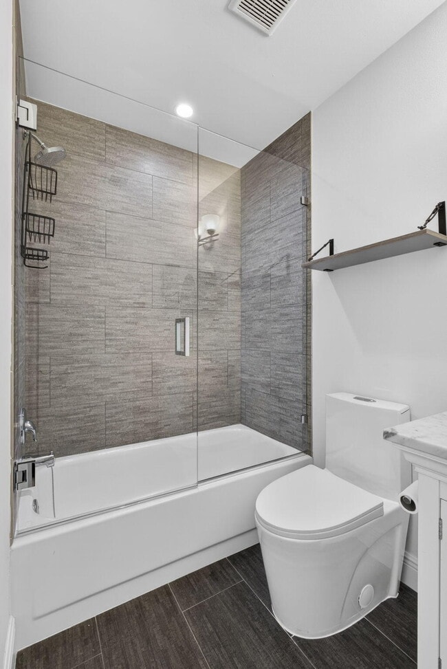 Building Photo - 259 Old Meadow Way