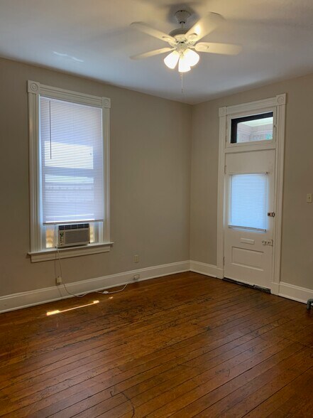 Building Photo - 2248 Flora St