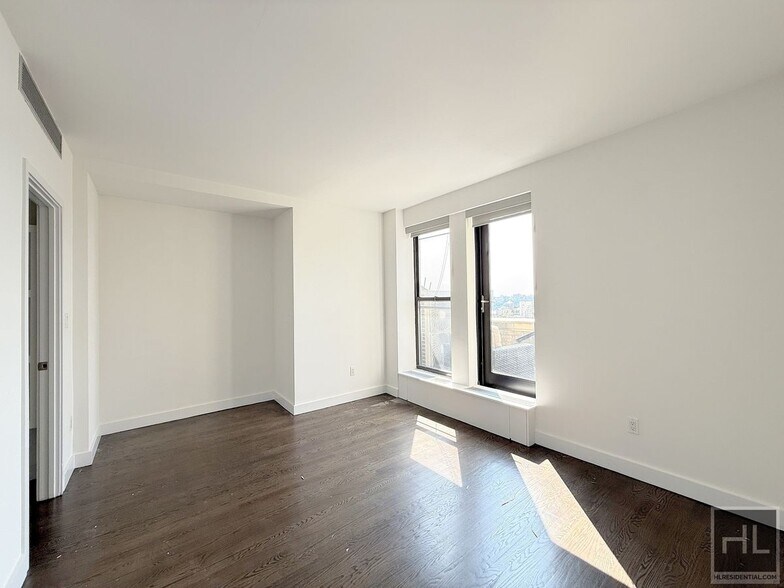 Building Photo - No fee 2 bed 2 bath WEST END AVENUE