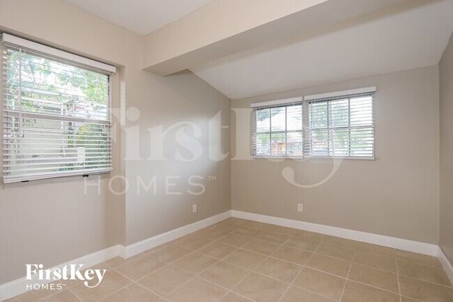 Building Photo - 360 NW 35th Ct