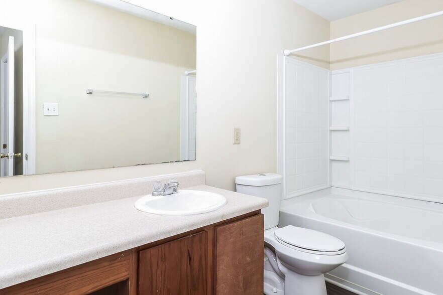 Building Photo - 1018 Allegiance Dr