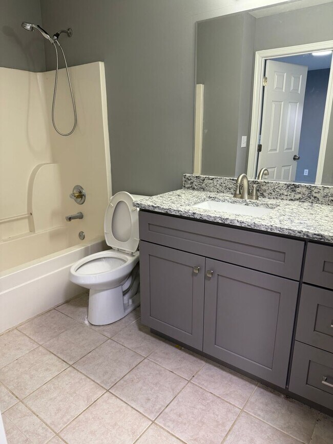 Building Photo - Complete BRAND NEW Renovation 3 Bed/2.5 Bath Townhome in Milton GA