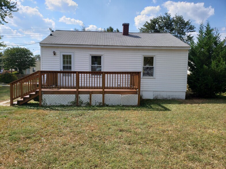 Back - 651 Plater St