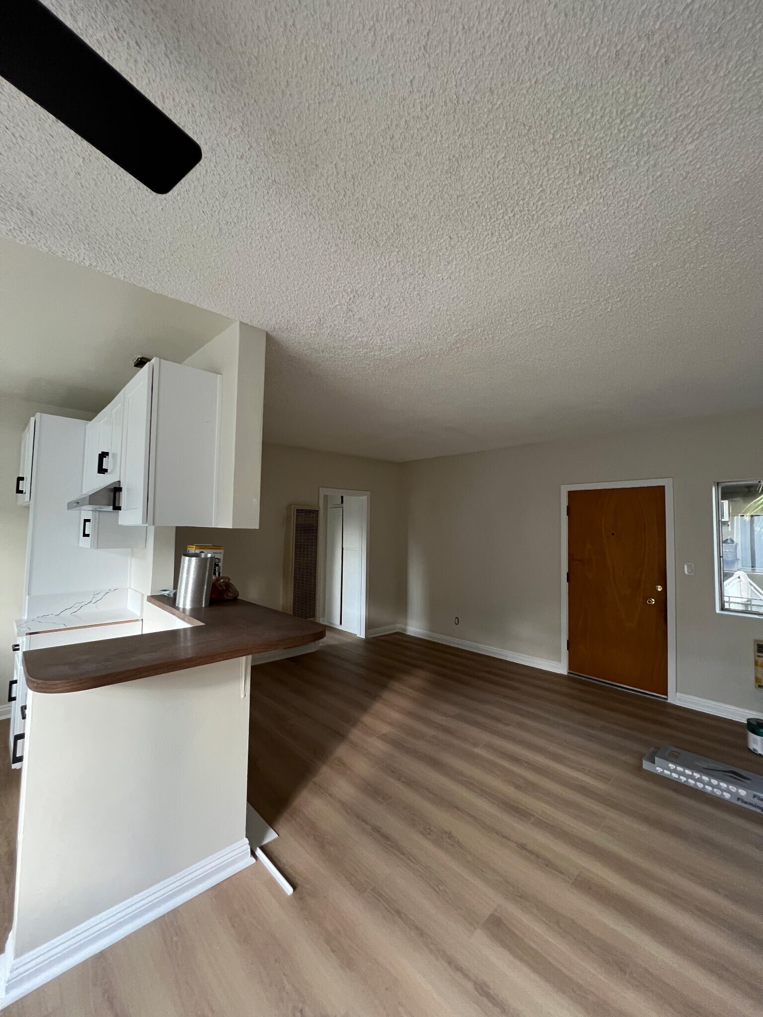 Building Photo - 626 E Chevy Chase Dr