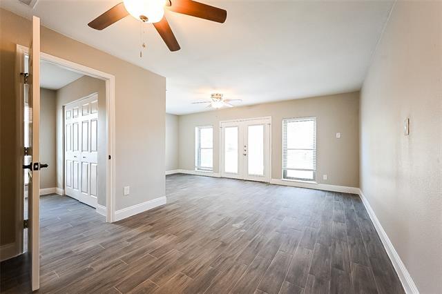 Building Photo - 524 E Lark Ct