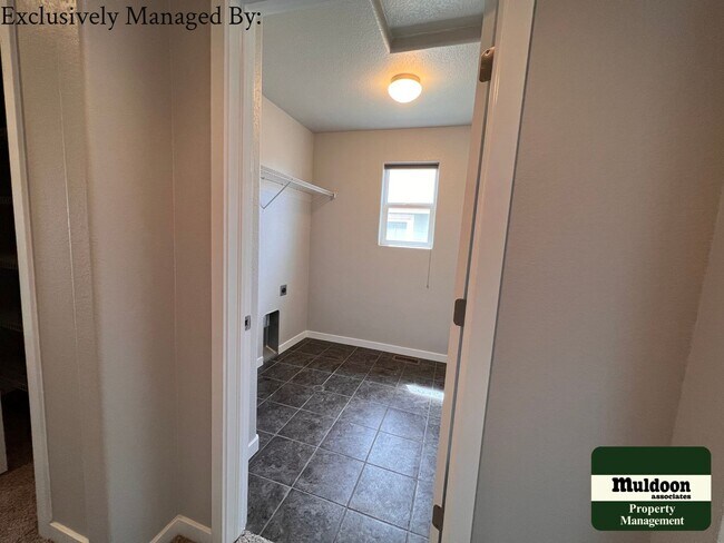 Building Photo - SEE ME TODAY! Beautiful 3 bedroom home tha...
