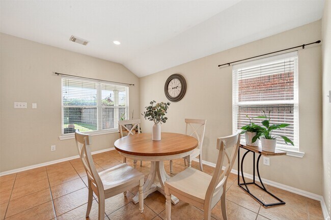 Building Photo - 66 W Lasting Spring Cir
