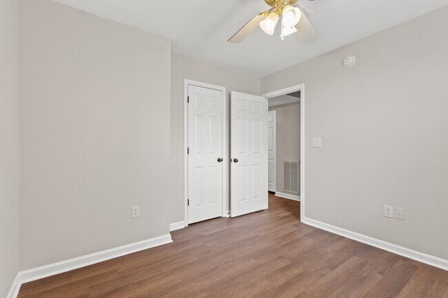 Building Photo - 412 John Sutherland Dr