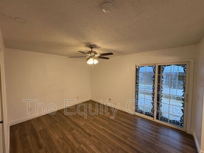 Building Photo - 1439 W Evans Ave