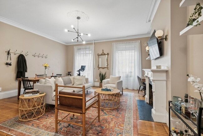 Building Photo - 247 Beacon St