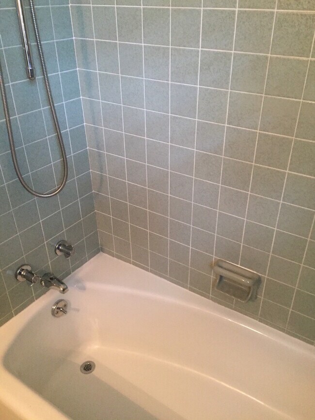 Building Photo - GREAT LOCATION!! Nicely updated home!!