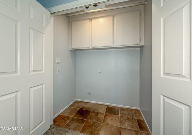 Building Photo - 5470 Seine Ct